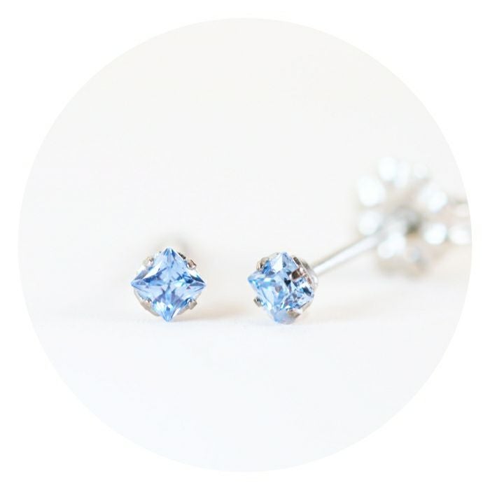 ひし形のジルコニアが付いている画像