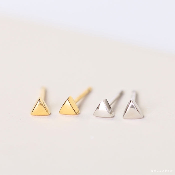 モチーフから軸の部分まですべて99.5%オール純チタン素材、チタンピアス『カケラ』