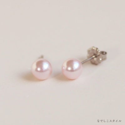 純チタン素材の金属アレルギー対応ピアス桜色グラスパール6ミリの全体イメージ写真