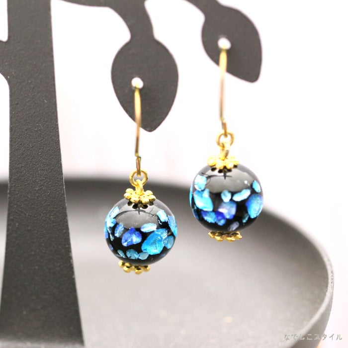 チタン純度99.5％の純チタンフック使用、「ほたる玉ピアス/海蛍」の拡大画像