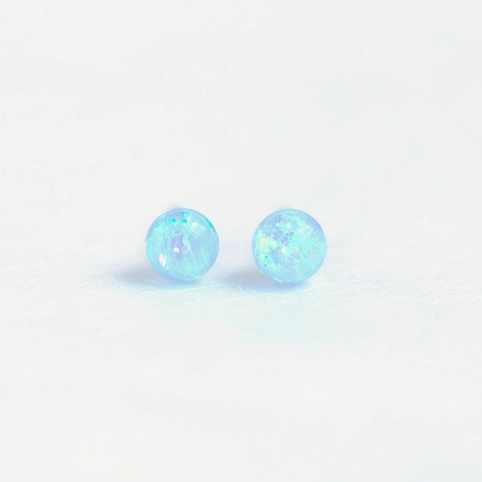 純チタン使用の、「京都オパール/如月の色がわかる正面写真