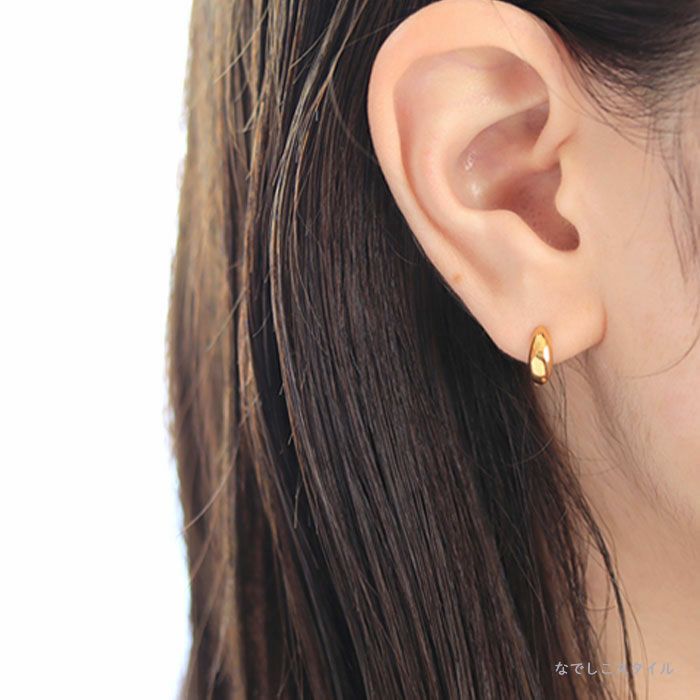 三日月ピアス、全てピュアチタン素材