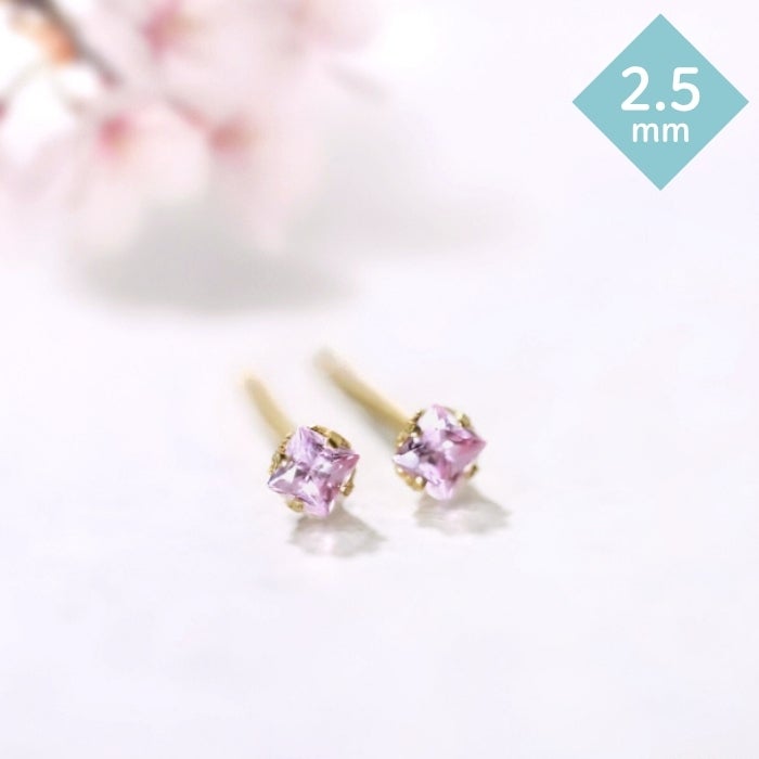 軸の色がゴールドカラーのサファイアピンク。ひし形のカルテット2.5mmの桜をイメージさせる画像