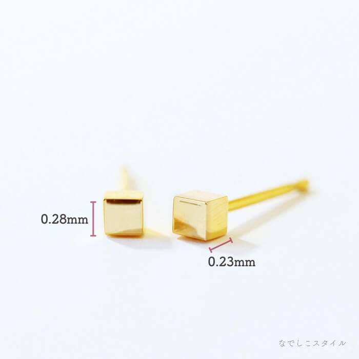 ピュアチタンピアス「キャラメル」しかく型｜サイズ3mm×3mm（ゴールドカラー）